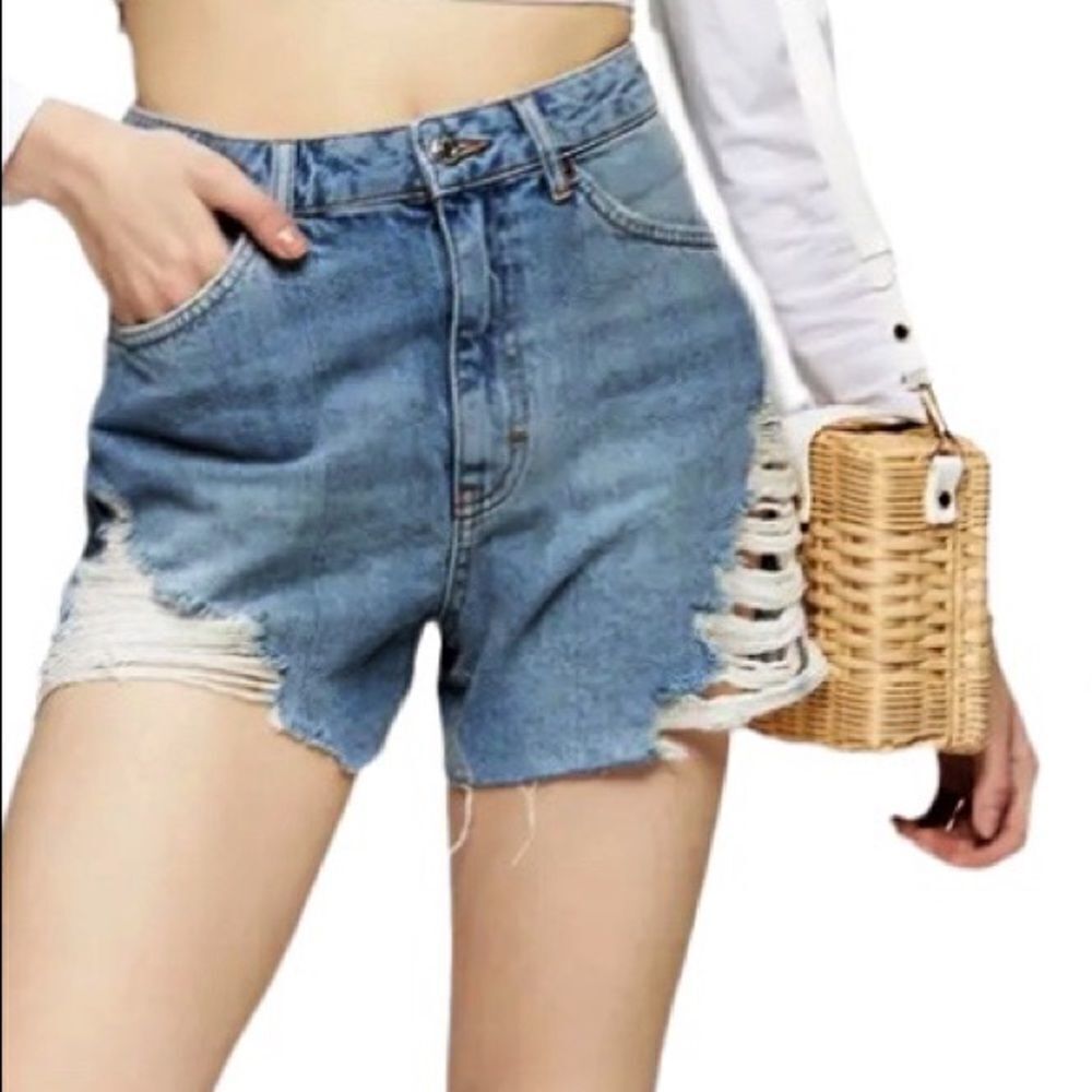 TOPSHOP Ripped Mom Shorts!